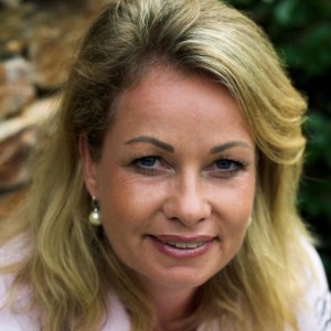 Frau Dr. Kerstin Holz