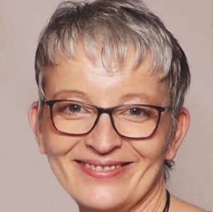 Frau Maria Schlosser