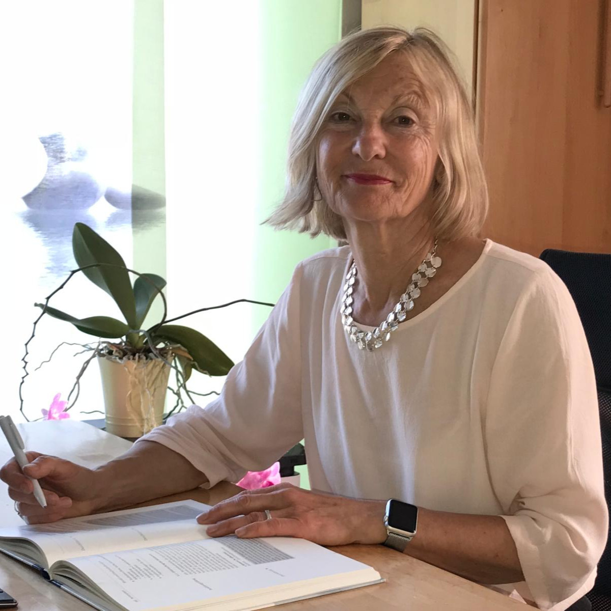 Dr.rer.nat. Monika Wolf