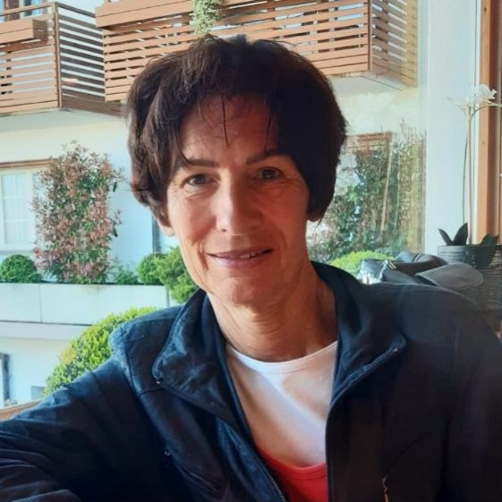 Frau Silvia Lippuner