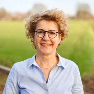 mevrouw Sabine Flake